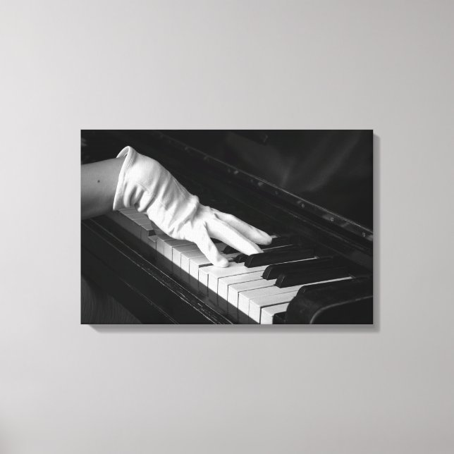 Lienzo macrocerco de piano, Jugando en guantes (Anverso)