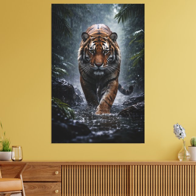 Lienzo Majestic Tiger – Silent Power in the Rain (Insitu (Sala de estar))