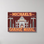 Lienzo Man Cave Funny Garage Mahal Tools | Nombre persona<br><div class="desc">Este gracioso lienzo de pared personalizado es perfecto para decorar tu cueva masculina. Dice, "[Tu nombre] Garage Mahal" y muestra un contorno del Taj Mahal con martillos, choferes y un auto pequeño que parece que está estacionado en el medio. Añade fácilmente tu nombre a la parte superior. Los colores son...</div>