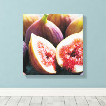 Mitades de fruta de higo fresco maduro