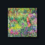 Lienzo Monet "The Iris Garden at Giverny"<br><div class="desc">Monet fue fundador de la pintura impresionista francesa, de la cual "El Jardín Iris de Giverny" (pintado entre 1899 y 1900) es un hermoso ejemplo. Es una celebración de color, luz y movimiento. Cuando Monet compró la finca de Giverny, rediseñó el jardín de flores ya plantado en sus jardines. Su...</div>