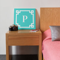 Monograma del borde de la llave griega blanca y tu