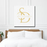 Lienzo Monograma simple Boda personalizado con nombre<br><div class="desc">Celebra tu día especial con el Monograma de Boda simple blanco y dorado personalizado con la impresión de lienzo de nombres. Esta impresionante pieza de arte mural está diseñada para añadir un toque de elegancia y personalización a cualquier hogar. Con un esquema de color blanco y dorado de moda, esta...</div>