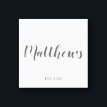 Lienzo Monograma y nombre de familia de guiones modernos<br><div class="desc">Regalo de Monograma y Nombre Familiar personalizado con nombre familiar en estilo de letra de escritura moderno gris y monograma en estilo de letra de escritura moderno gris claro como fondo con año establecido en sans grises serif estilo de fuente sobre fondo blanco. Perfecto como regalo para recién casados, regalo...</div>