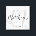 Lienzo Monograma y nombre de familia de guiones modernos<br><div class="desc">Regalo de Monograma y Nombre Familiar personalizado con nombre familiar en estilo de letra de escritura moderno gris y monograma en estilo de letra de escritura moderno gris claro como fondo con año establecido en sans grises serif estilo de fuente sobre fondo de mármol blanco. Perfecto como regalo para recién...</div>