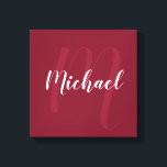 Lienzo Monograma y nombre personalizados de la Red Borgoñ<br><div class="desc">Regalo personalizado de Monograma y Nombre Familiar con nombre en estilo de letra de escritura blanco moderno y monograma con estilo de letra rojo burdeos claro estilo de escritura moderno como fondo sobre fondo rojo burdeos.</div>
