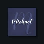 Lienzo Monograma y nombre personalizados de Navy Blue<br><div class="desc">Regalo personalizado de Monograma y Nombre de Familia con nombre en blanco estilo de letra de escritura moderno y monograma en azul marino claro estilo de letra de escritura moderno como fondo sobre fondo azul marino.</div>