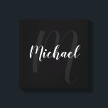 Lienzo Monograma y nombre personalizados en negro<br><div class="desc">Regalo personalizado de Monograma y Nombre de Familia con nombre en estilo de fuente de escritura moderno en blanco y monograma en estilo de fuente de escritura moderno en gris como fondo sobre fondo negro.</div>