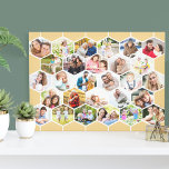 Lienzo Mosaico de Honeycomb de la familia 28 Collage de f<br><div class="desc">Crea tu propio lienzo fotográfico envuelto en una galería con diseño de mosaico de abeja. La plantilla de fotos está configurada para que agregue 28 de sus fotos familiares favoritas que se muestran en formas hexágonas para formar el patrón geométrico. Tiene una temática de color neutro: beige de miel y...</div>
