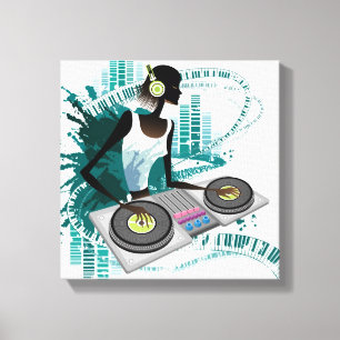 Lienzo Mujer joven Dj usando un cable giratorio en discot