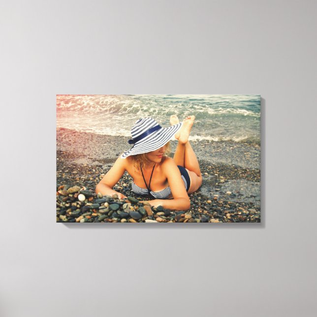 Lienzo Mujer rubia en la playa (Anverso)