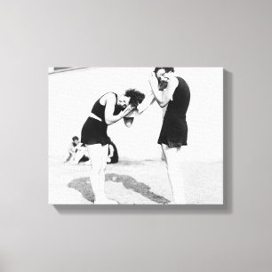 Lienzo Mujeres secándose el pelo en la playa