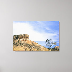 Lienzo NA, EE.UU., molino de viento de Texas y acantilado