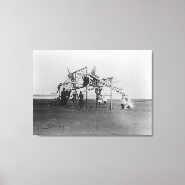 Lienzo Niños disfrutando del juego de columpios (Anverso)