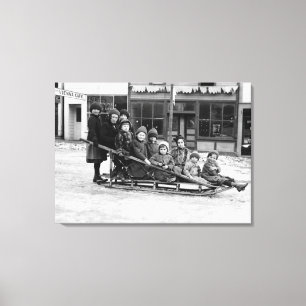 Lienzo Niños jugando en Sleigh en Seward