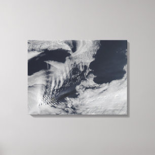 Lienzo Nubes con forma de ola naval en el océano Índico m