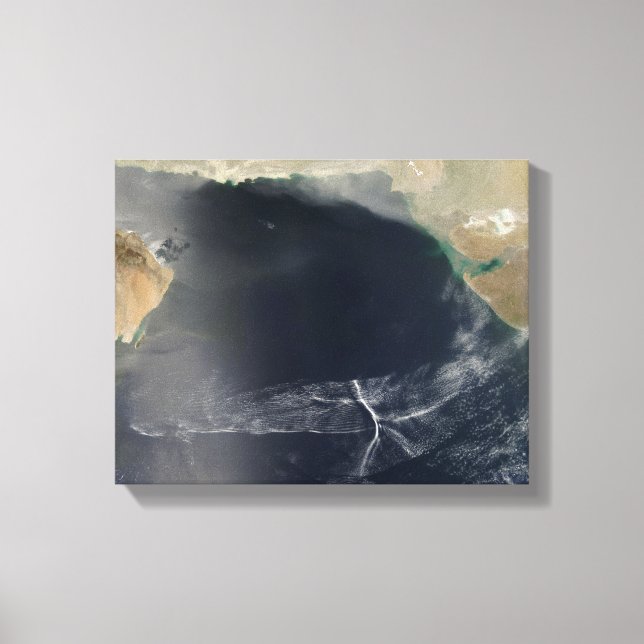 Lienzo Nubes onduladas sobre el mar Arábigo (Anverso)