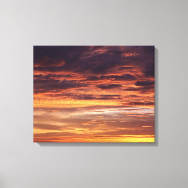 Lienzo Nubes oscuras en el cielo naranja (Anverso)