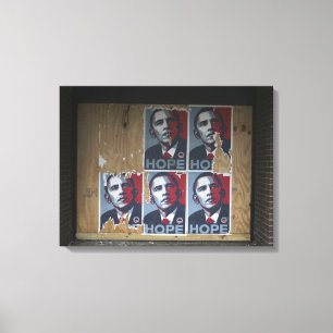 Lienzo Obama firma en una ventana tapiada de un Starbucks