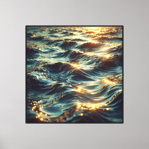 Lienzo Olas del océano con reflejo de luz solar dorada