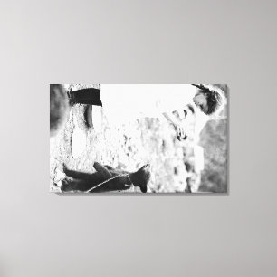 Lienzo Oso de alimentación Cub del chica en Seward