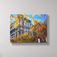Otoño deja el edificio de arquitectura de New York