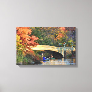Lienzo Otoño en Central Park: Boaters by Bow Bridge #01