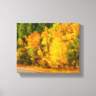 Lienzo Paisaje montañoso de los árboles amarillos de otoñ
