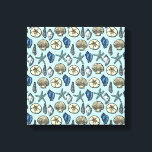 Lienzo Patrón de mar Starfish de la cubierta azul de boni<br><div class="desc">Este patrón de bonito, azul y crema de conchas marinas y de estrellas de mar evoca imágenes de la playa y del verano. Hay cinco variedades de conchas en el diseño y una estrella de mar. Perfecto para la decoración náutica/playa/océano/costa. El color de fondo azul claro se puede personalizar a...</div>