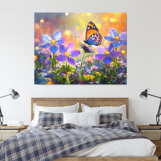 Lienzo Pequeña mariposa en flores silvestres al amanecer (Insitu(Dormitorio))