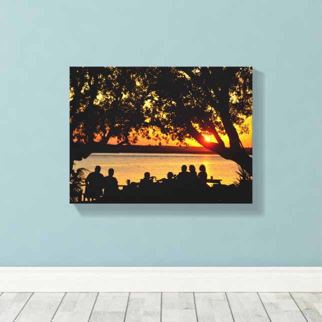 Lienzo Personas al borde del río al atardecer (Insitu (piso de madera))