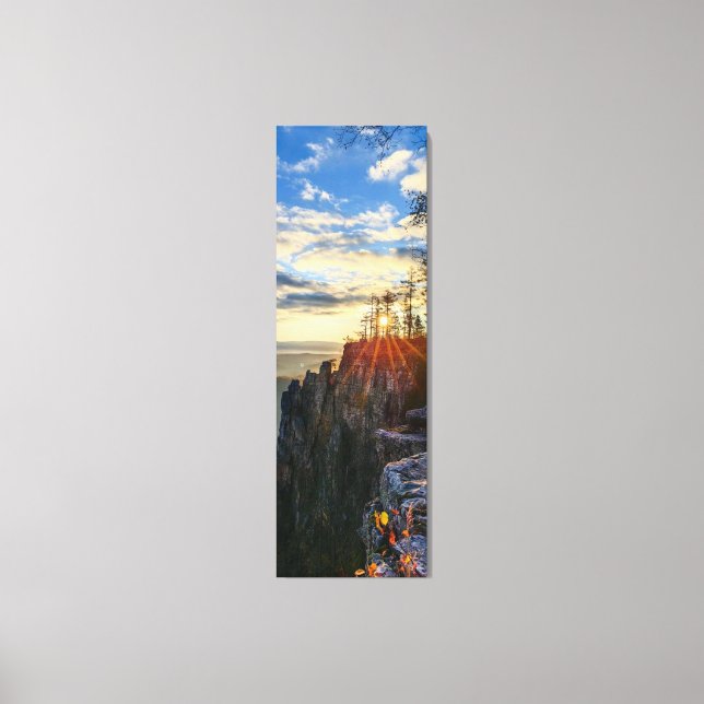 Lienzo photo of a mountainous autumn forest, mountains, p (Anverso)