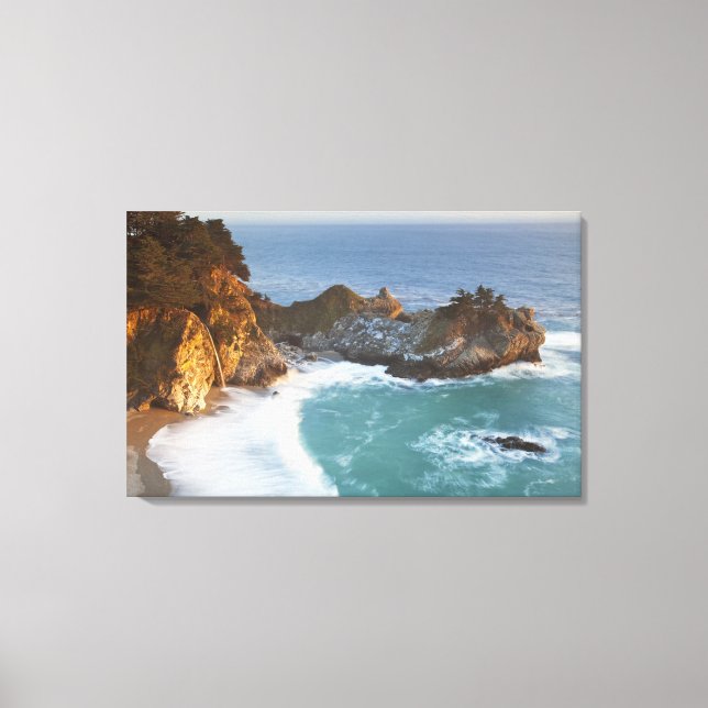 Lienzo Pintoresca McWay Falls cae en la playa y (Anverso)