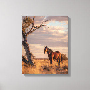 Lienzo Pintura de sabana dorada con caballo castaño