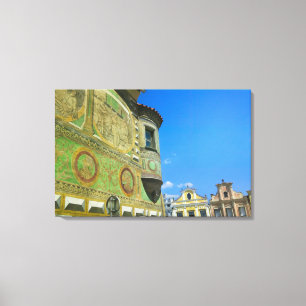 Lienzo Plaza del casco antiguo rodeada de casas del siglo