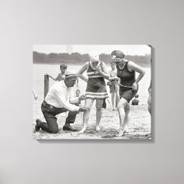 Lienzo Policía de Playa, 1922. Foto Antigua