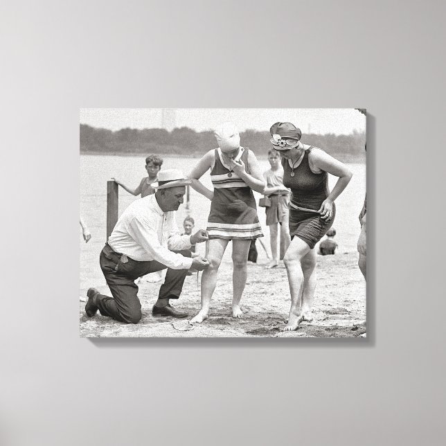 Lienzo Policía de Playa, 1922. Foto Antigua (Anverso)