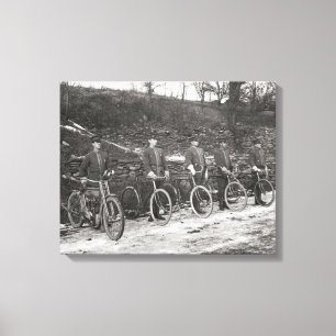 Lienzo Policía en Bicicleta y Motocicleta, 1915. Foto Ant