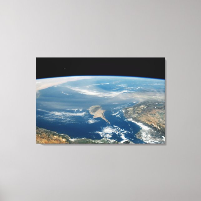 Lienzo Polvo Sobre El Mar Mediterráneo Y La Isla De Chipr (Anverso)