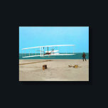 Lienzo Primer vuelo de avión de Wright Brothers<br><div class="desc">Fotografías coloreadas en blanco y negro que espero inspiren su imaginación y emociones.</div>