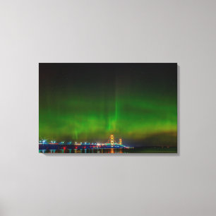 Lienzo Puente de Mackinac con la aurora boreal