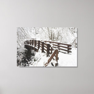 Lienzo Puente de madera cubierta de nieve