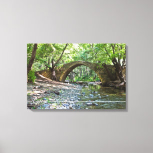 Lienzo puente medieval de kelefos en Chipre