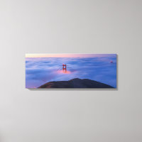 Puerta Dorada En La Niebla