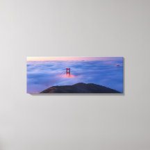 Puerta Dorada En La Niebla