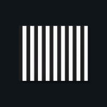 Lienzo Rayas clásicas verticales en blanco y negro<br><div class="desc">Una decoración de rayas festivas de estilo retro, horizontal o vertical, es un estilo gráfico clásico y moderno que siempre da un gran regalo de personalizado para ti o para alguien especial en tu lista, seguro que impresionarán en cualquier ocasión festiva. Envíenos un correo electrónico a través del enlace de...</div>