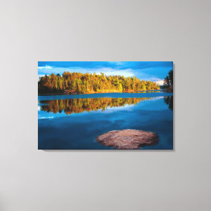 Lienzo Reflejos de primera hora de la tarde en las aguas