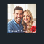 Lienzo Regalo de aniversario de pareja con foto personali<br><div class="desc">Captura tus recuerdos más preciados con este diseño de lienzo romántico personalizable. Perfecto para parejas, bodas o aniversarios, te permite subir tu propia foto y personalizar el texto con nombres o fechas especiales. Acentuado con un clásico rosa roja, este arte de pared elegante hace un recuerdo sincero o un regalo...</div>