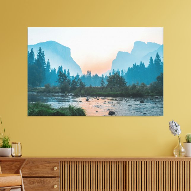 Lienzo    River Valley Glow – Forest & Mountain Calm (Insitu (Sala de estar))