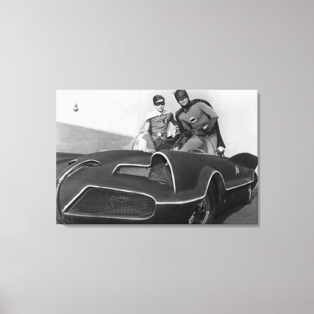 Lienzo Robin y Batman Standing en Batmobile (Anverso)